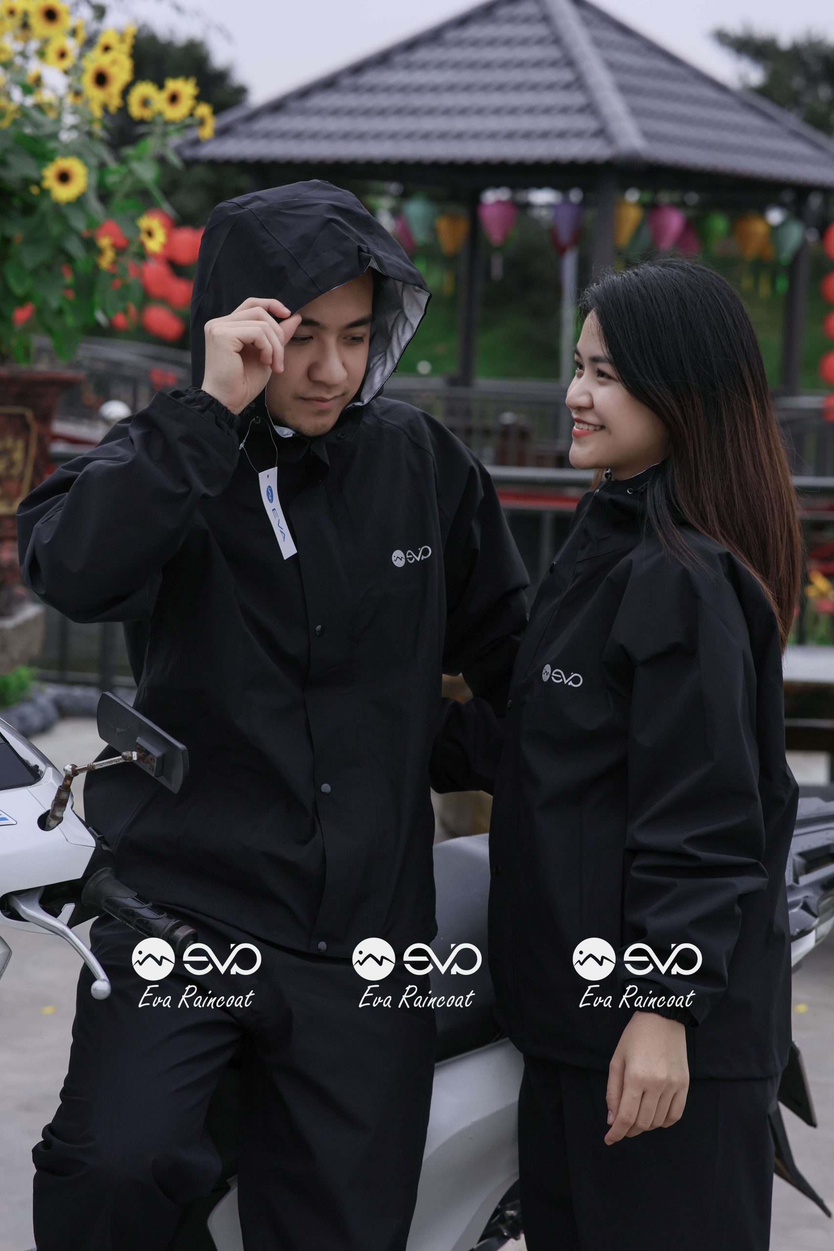 IMG_1924 Áo Mưa Bộ 2 Lớp EVA Hàng Xuất Khẩu – Ghi Xanh Đen toàn thân (Midnight Black Edition), Form Gọn Đi Xe Máy (Sao chép)